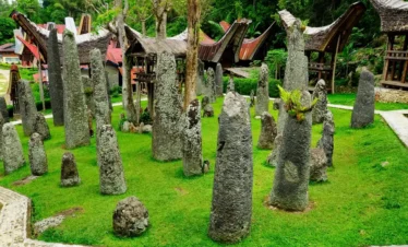tour-toraja-sahabat-pinisi