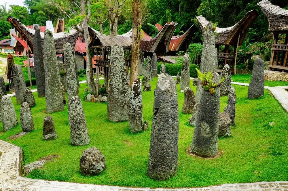 tour-toraja-sahabat-pinisi