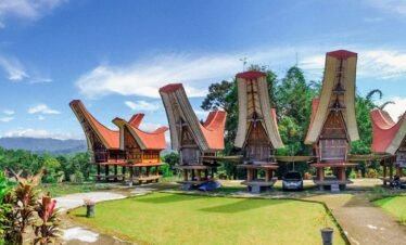 tour-toraja-sahabat-pinisi