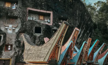 tour-toraja-sahabat-pinisi