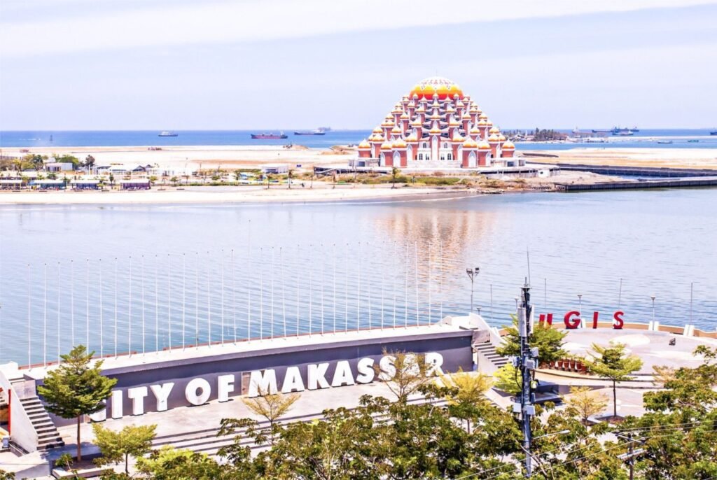 WISATA KAPAL PINISI MAKASSAR Makassar Tour 3D2N - 2D1N